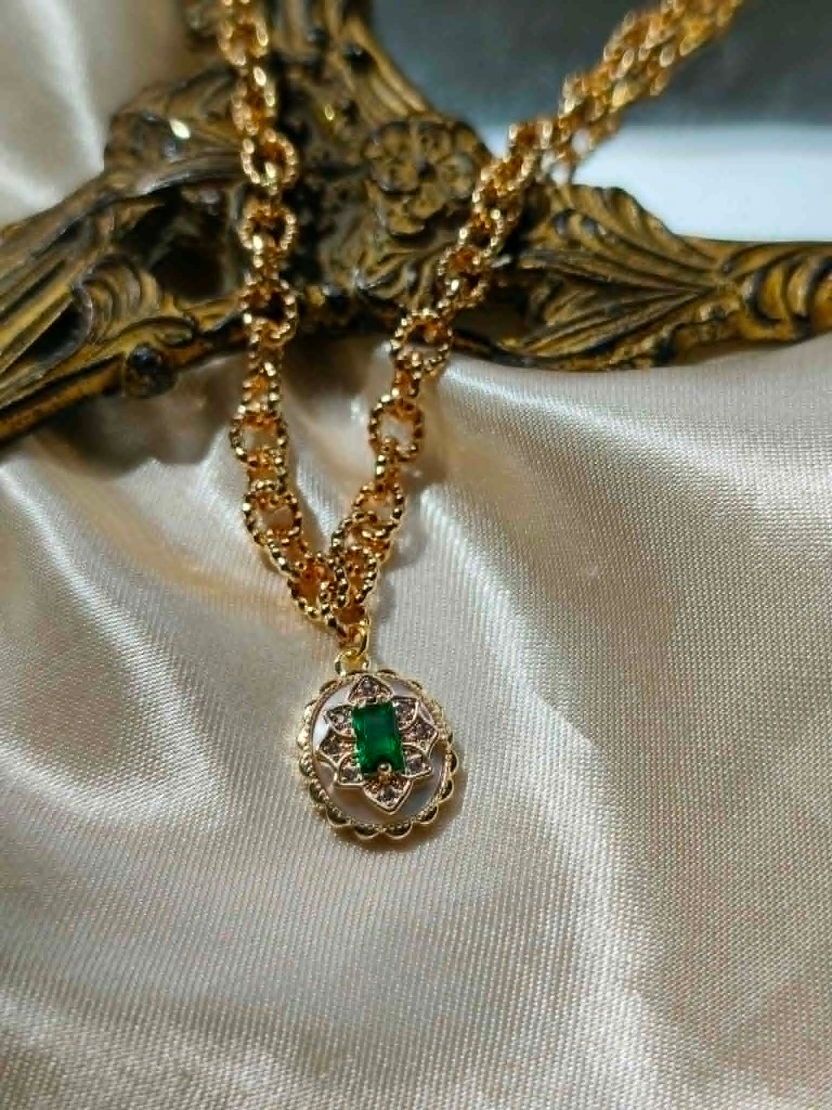 Collier "L’Émeraude d’Eugénie"