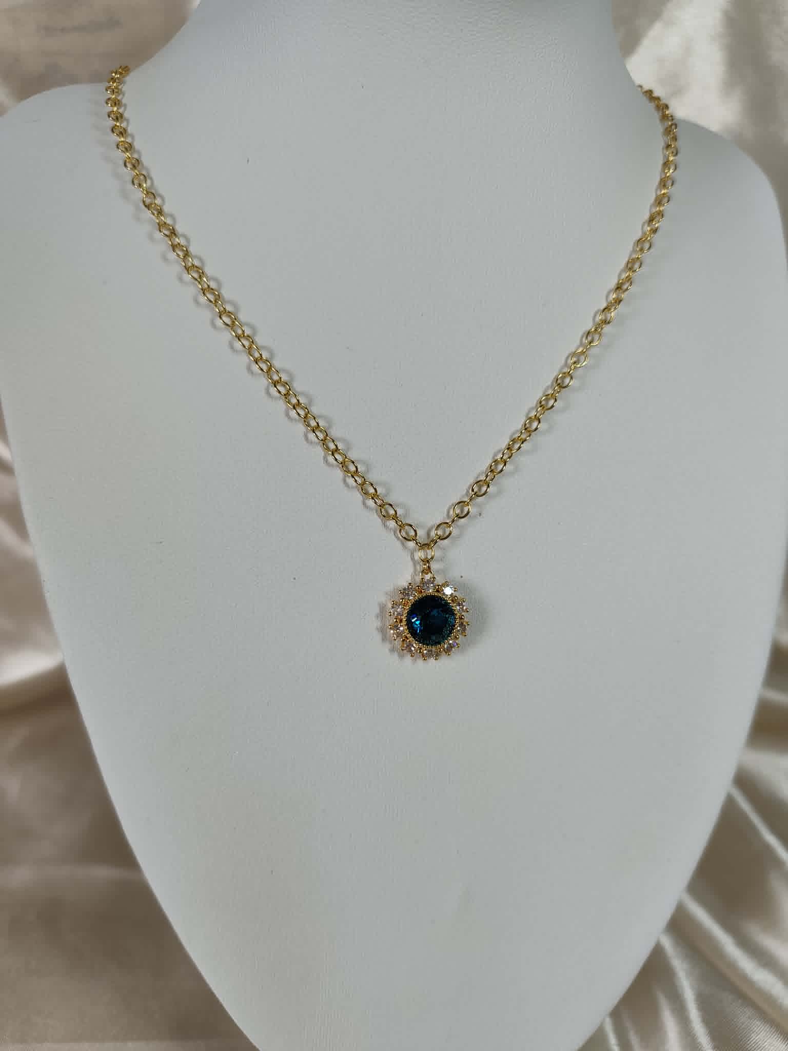 Collier "Le Saphir de la Reine"