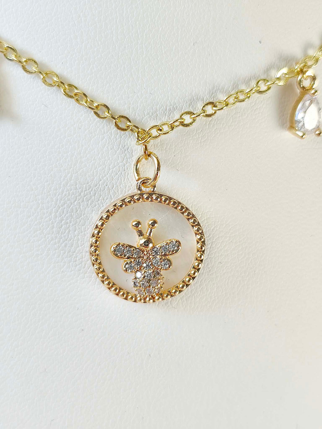 Collier Papillon doré et brillant unique - Métamorphose