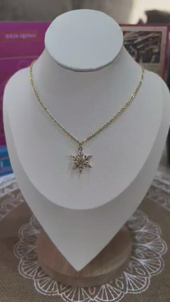 Le collier "Noël la Reine" - flocon de neige brilant 
