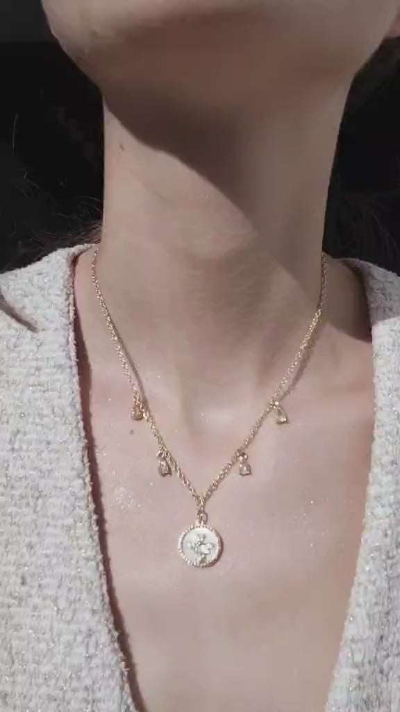 Collier Papillon doré et brillant unique - Métamorphose